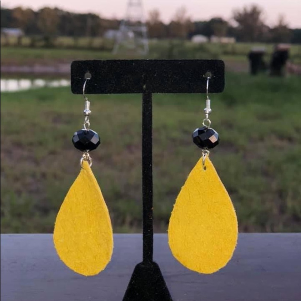 Leather earrings